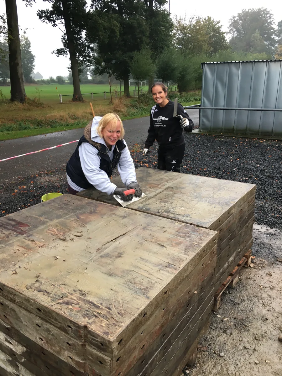 Eigenleistung beim Bauen auf der Sportanlage